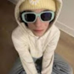 Meet your Posher, Elise